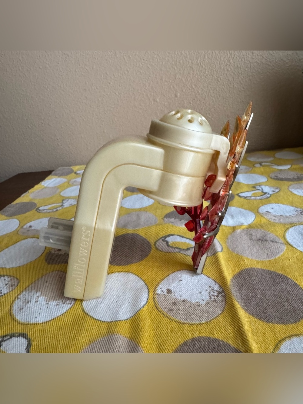 Bath & Body Works Fall Tree Wallflower wall diffuser - Picture 11 of 16